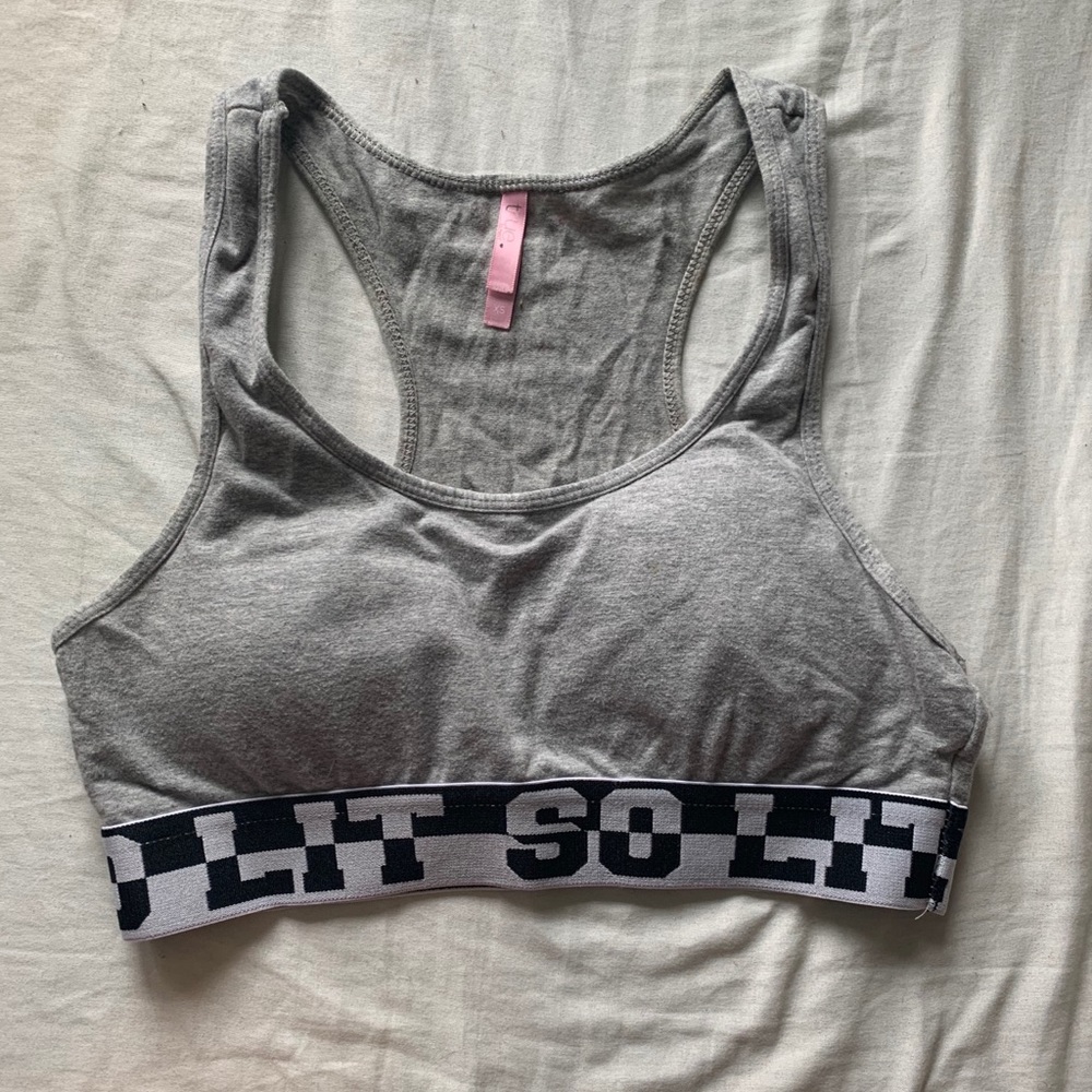 Basic grey padded sports bra